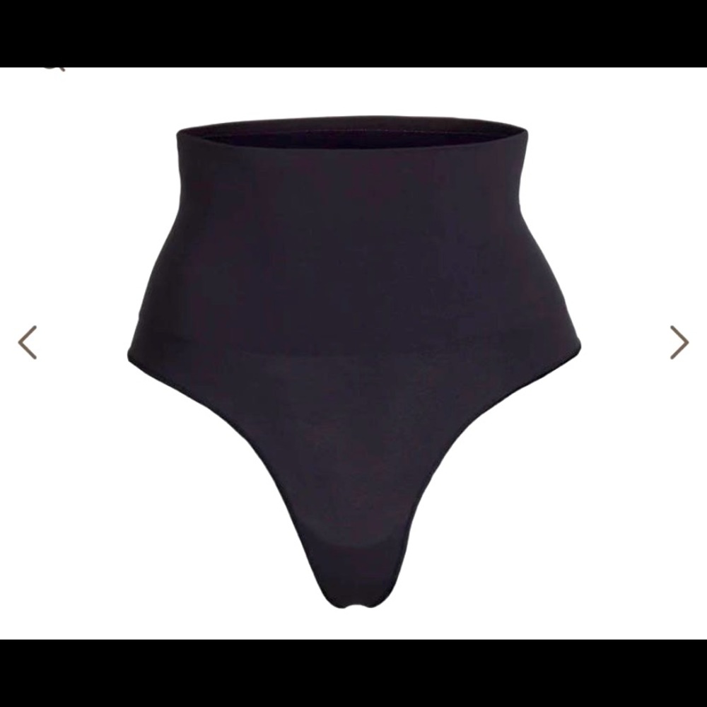 SKIMS Core Control Thong New With Box!  Size XXS/XS